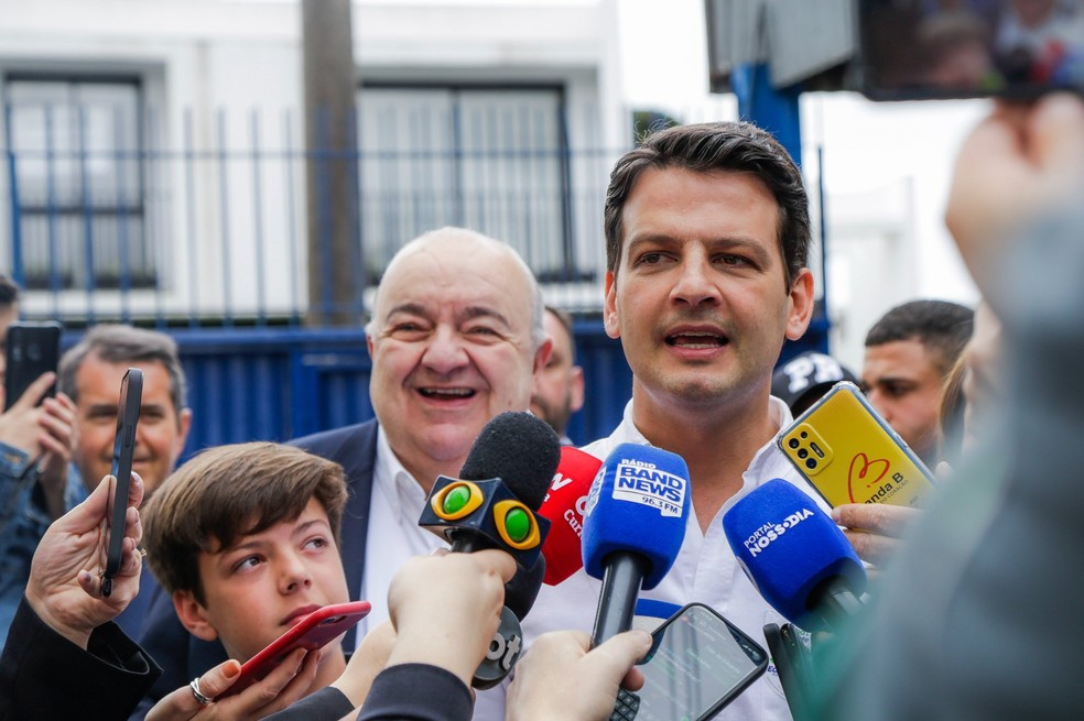 Eleito em Curitiba, Pimentel evita polêmicas e diz não ter mágoas por falta de apoio de Bolsonaro | Política