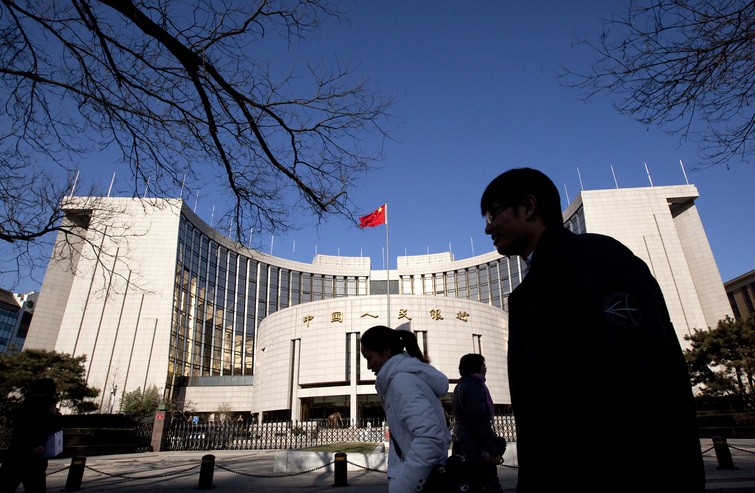China: Banco central mantém taxa de juros e injeta 700 bilhões de yuans em liquidez