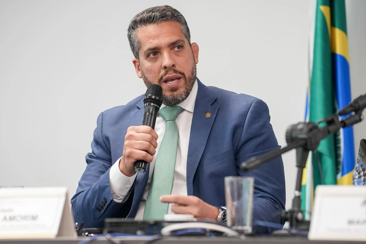 por unanimidade, candidatura é indeferida