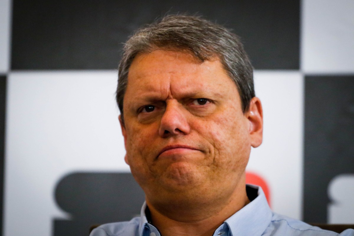 Tarcísio de Freitas se reúne com autoridades e companhias de energia para discutir plano de ação para chuvas | São Paulo