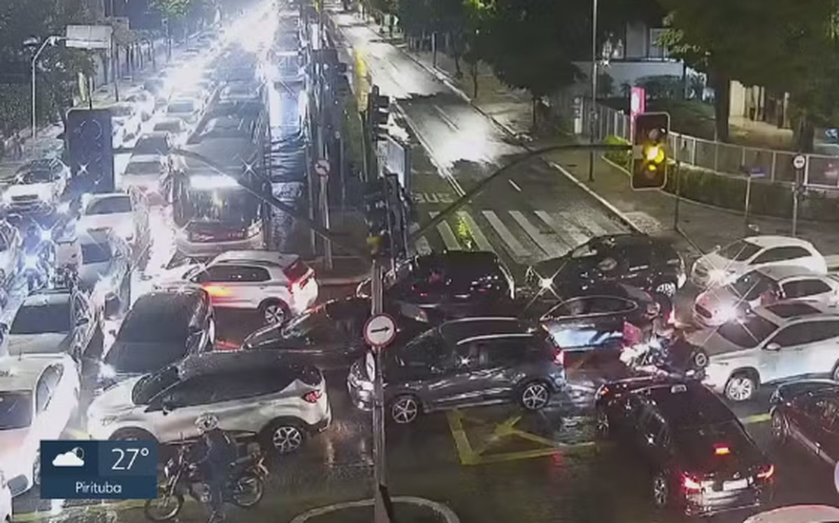 Cerca de 59 imóveis estão sem energia na Grande São Paulo após forte chuva | São Paulo