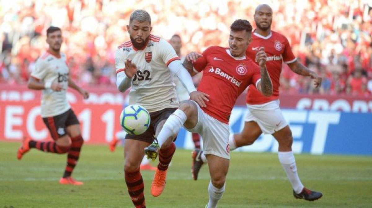 Onde assistir a Flamengo x Internacional pelo Brasileirão e aos outros jogos deste domingo (1º)