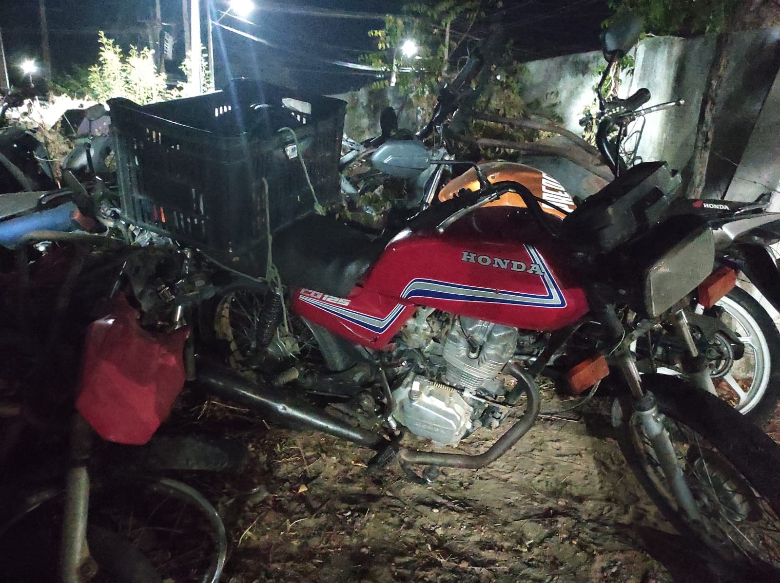 POLÍCIA MILITAR RECUPERA MOTOCICLETA QUE HAVIA SIDO FURTADA EM CRATEUS – Blog Tony Sales