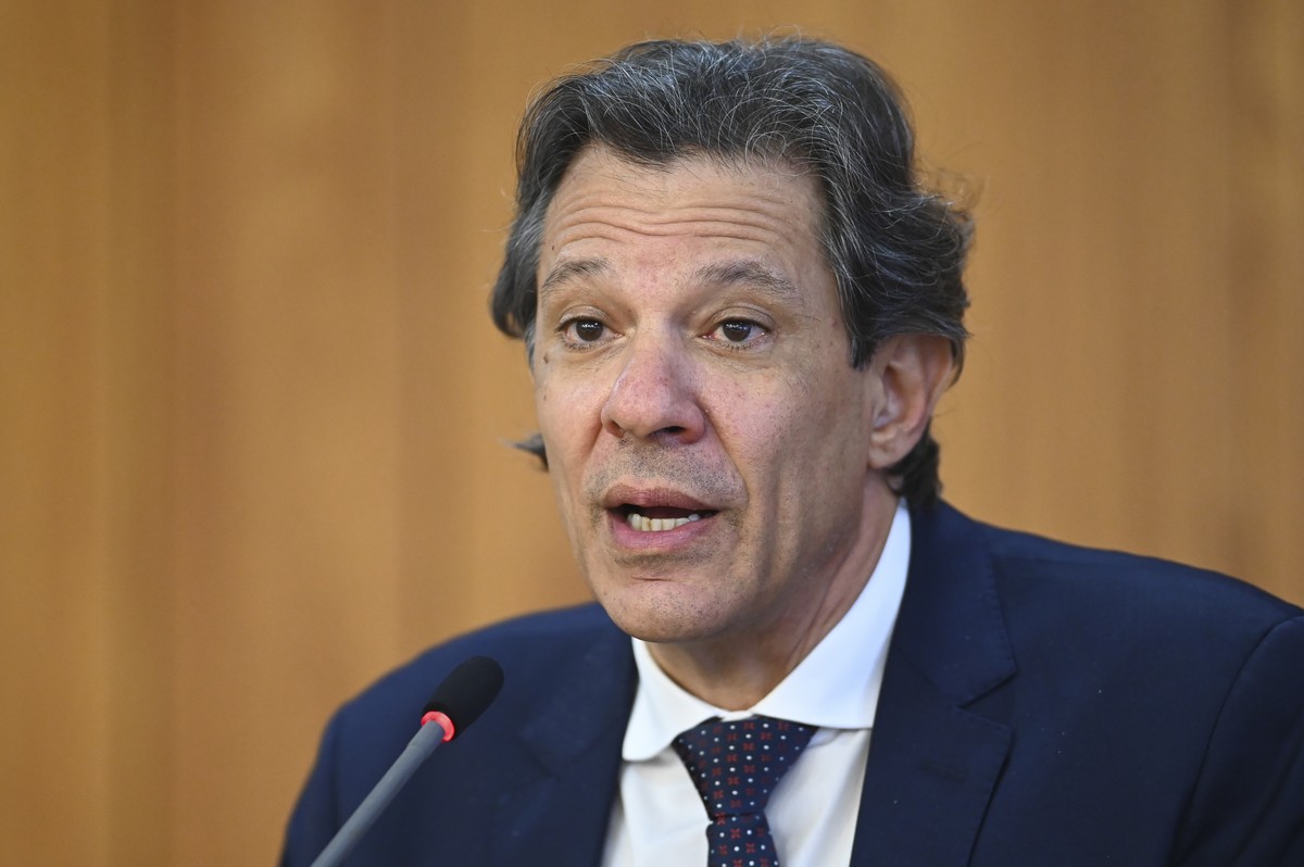 Corte de gastos: Lula pede 'esforço maior' de um ministério, diz Haddad | Economia