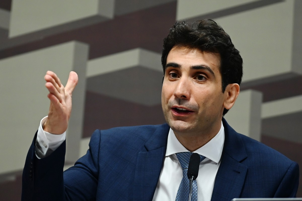 Para Galípolo, 'parece lógico' taxa de juro contracionista por mais tempo | Finanças