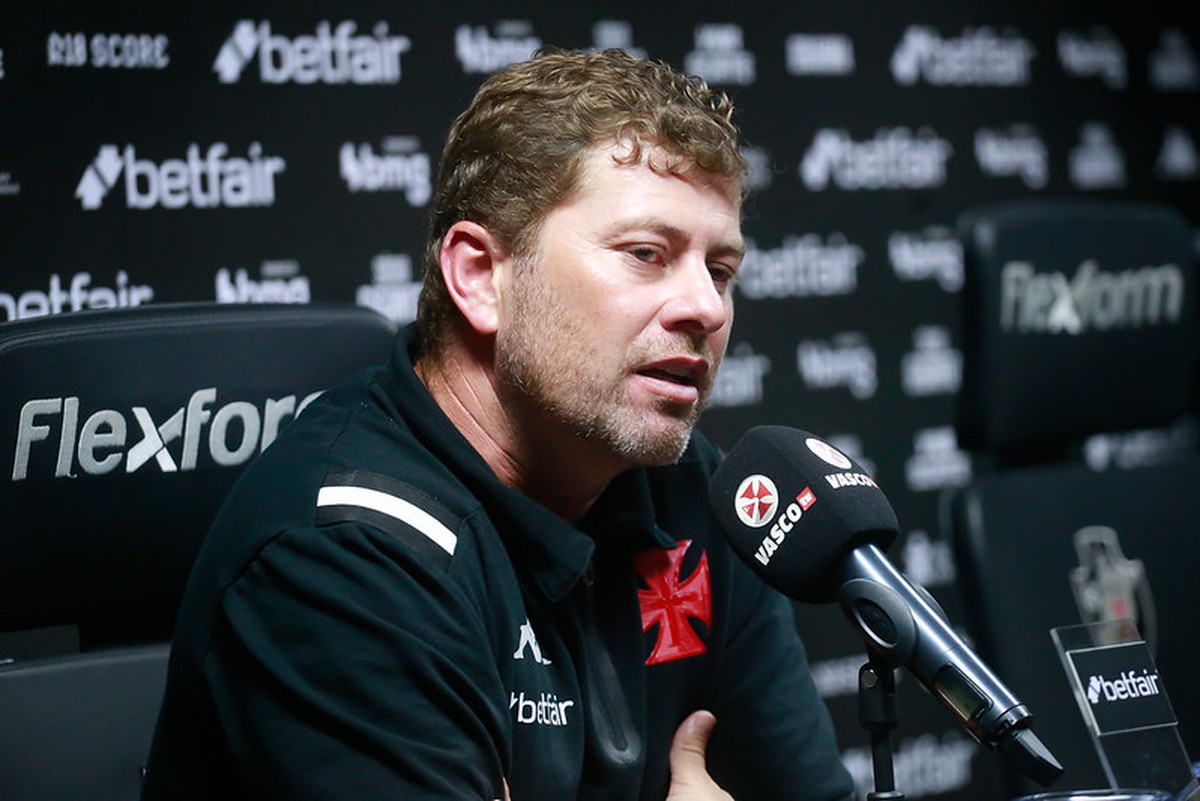 Vasco demite Rafael Paiva após derrota para o Corinthians | Esporte