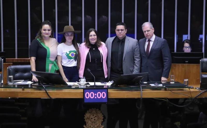 Aliados bolsonaristas homenageiam preso do 8 de janeiro que morreu após mal súbito na Papuda