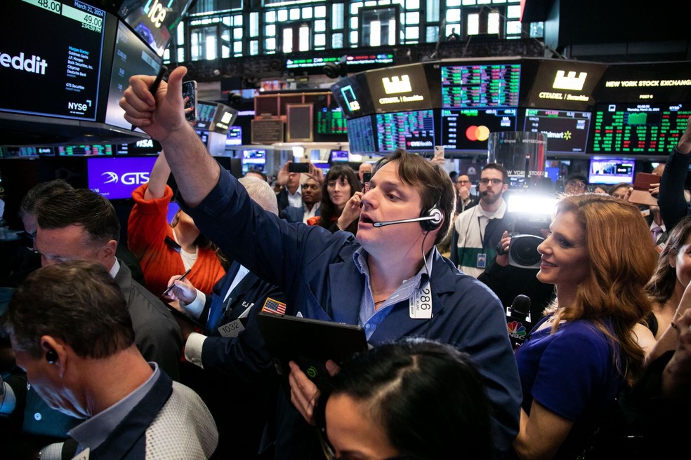 Bolsas de NY avançam impulsionadas pela indicação de Bessent para o Tesouro dos EUA | Finanças