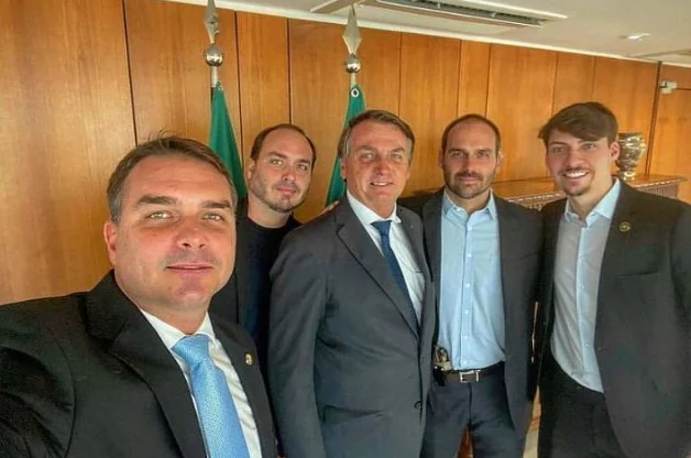 Bolsonaristas usam pacote de cortes para tirar foco de golpe e desgastar Lula