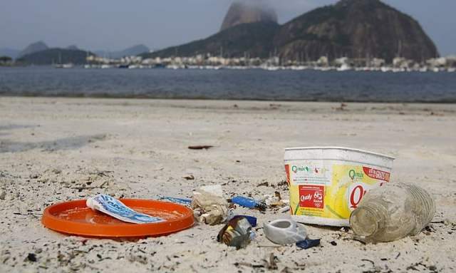 Brasil desiste de proposta sobre poluição por plásticos