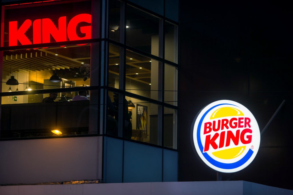 Burger King envia Pix de R$ 0,01 em ação de marketing e gera debate nas redes; Especialistas comentam