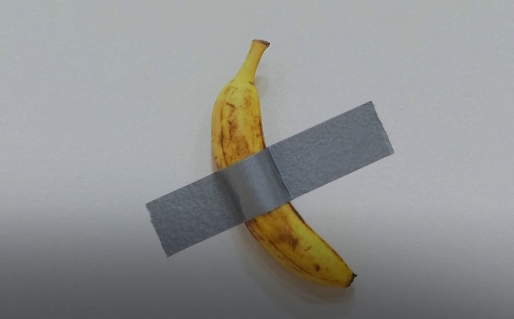 FT: Magnata cripto compra banana por US$ 6 milhões em leilão de arte em NY