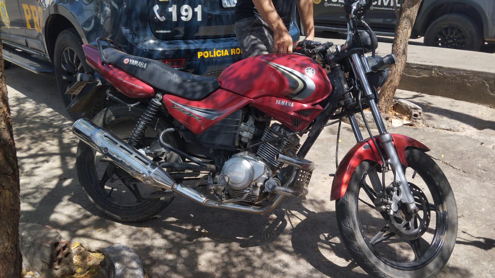Motocicleta que havia sido tomada de assalto em Crateús foi encontrada abandonada – Blog Tony Sales