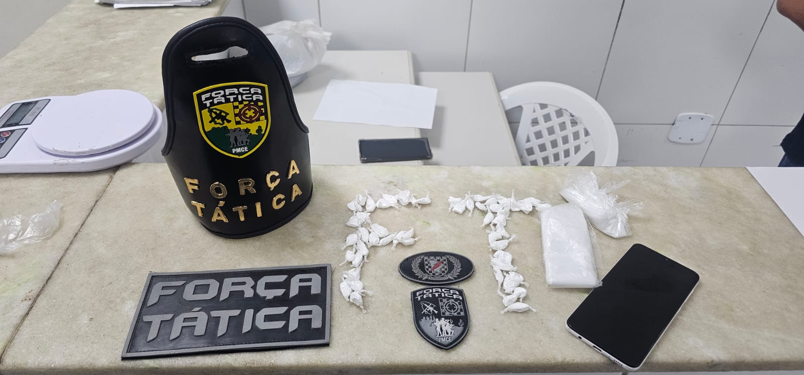 Força Tática prende mulher acusada de tráfico de drogas em Crateús – Blog Tony Sales