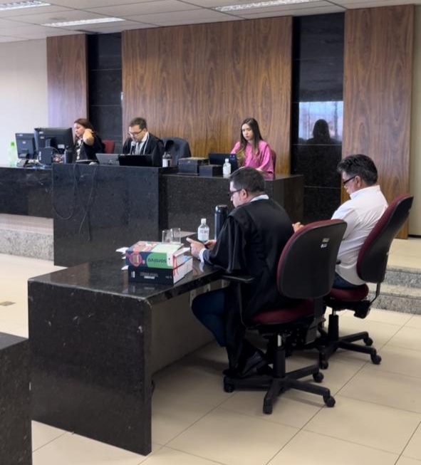 RÉU ABSOLVIDO EM JULGAMENTO OCORRIDO NO FÓRUM DE CRATEUS – Blog Tony Sales