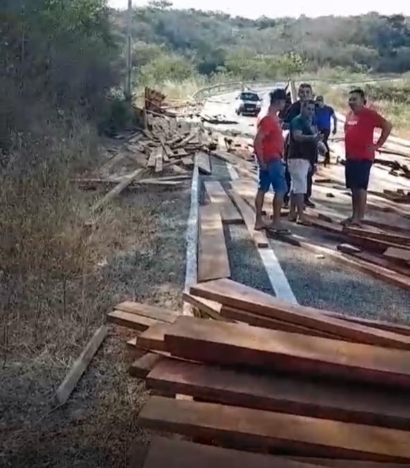 ACIDENTE DE TRÂNSITO NA LADEIRA DE TUCUNS – Blog Tony Sales
