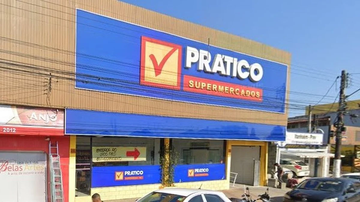 Jovem negro seguido por suposto furto de celular denuncia racismo
