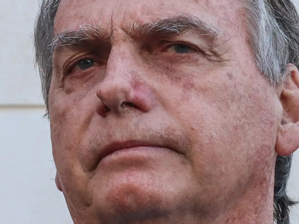 Kids pretos tentaram proteger Bolsonaro e a elite do Exército