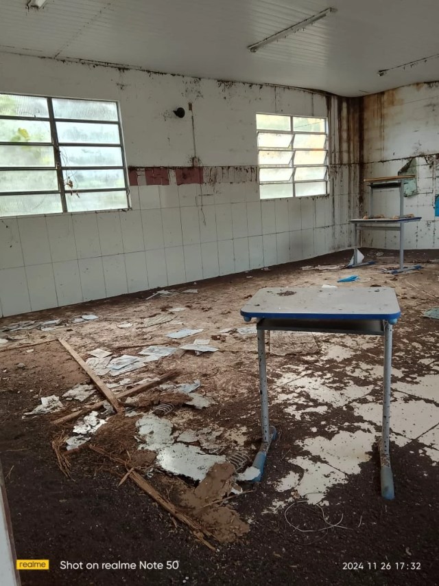 Morcegos tomam escolas indígenas feitas para compensar Belo Monte