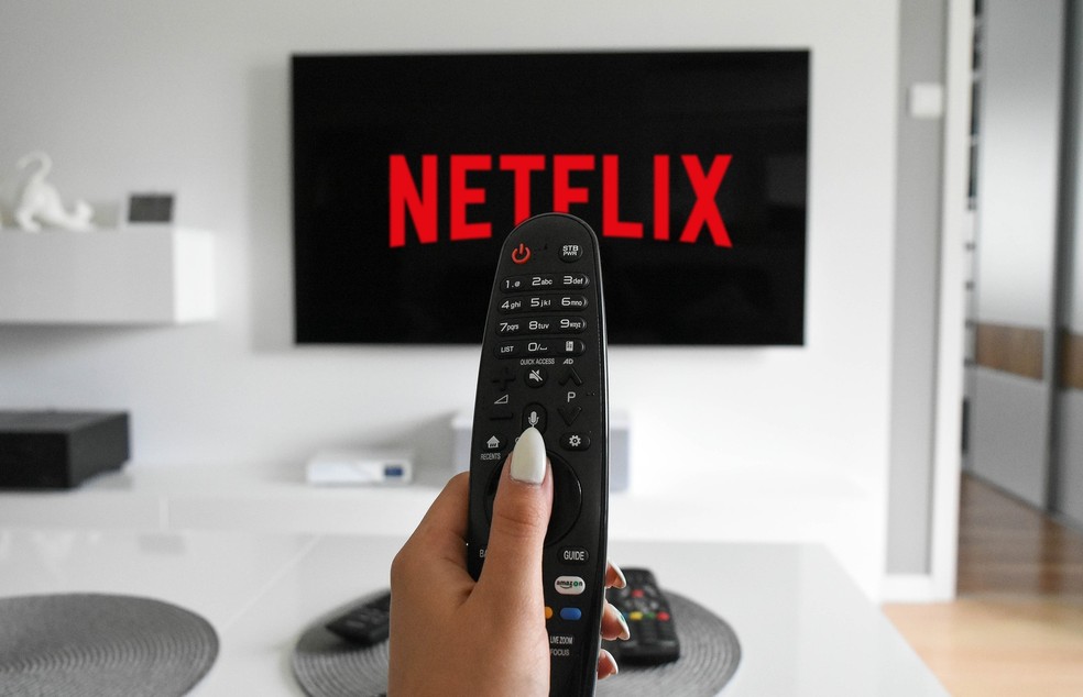 Netflix encerra seu plano básico e transfere assinantes para versão com anúncios | Empresas