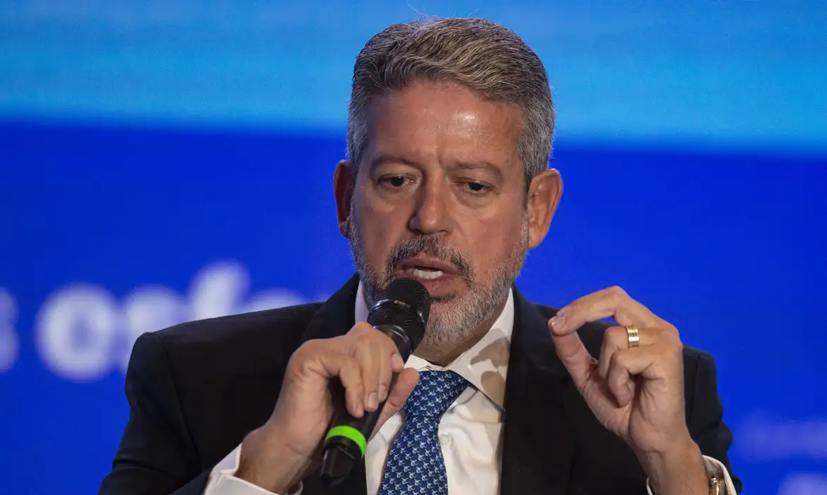 Promessa de vaga no TCU abre disputa interna no PT