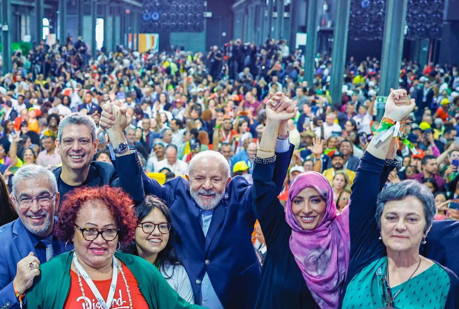 'Protestem, reivindiquem, senão as coisas não acontecem', diz Lula ao fim do G20 Social