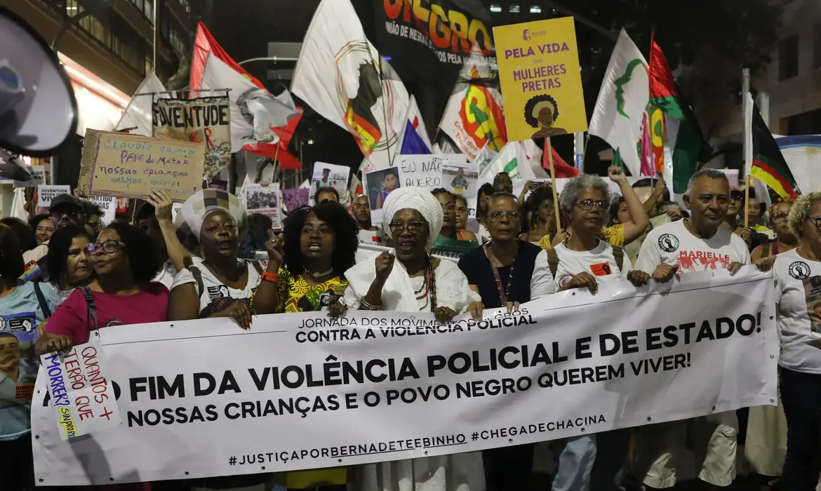 Quase 90% dos mortos pela polícia em 2023 eram negros, diz estudo