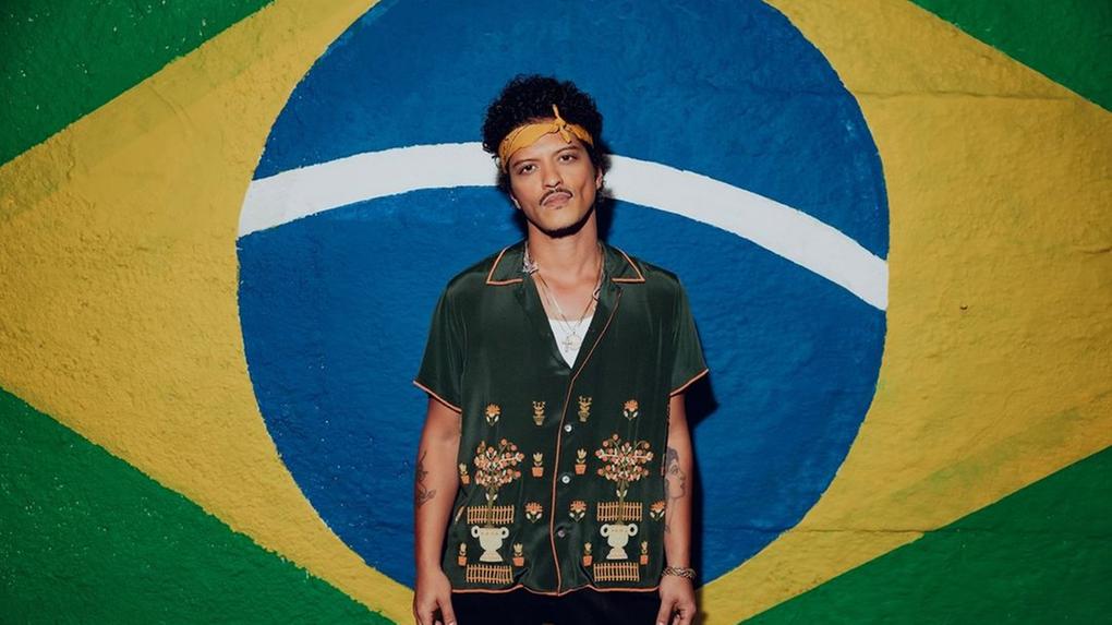 Tatuador relata como foi gravar vídeo com Bruno Mars: 'Gente boa' - Zoeira