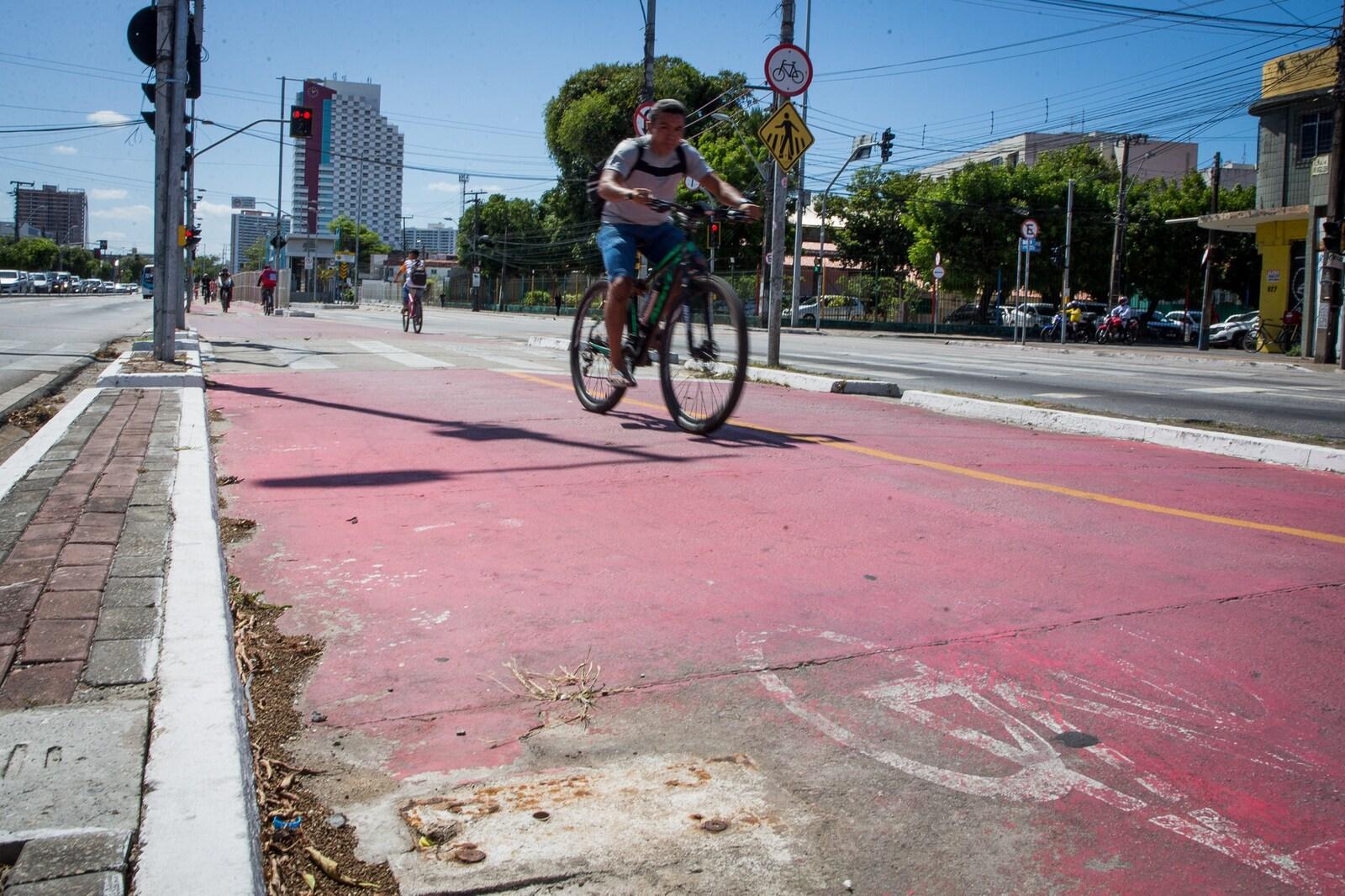 'Xiringadores' são removidos das ruas de Fortaleza e Prefeitura abre edital para instalar 150 novos - Ceará