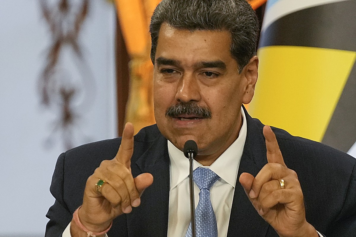 Agentes de Maduro cortam luz e ampliam cerco a embaixada argentina, diz asilado | Mundo