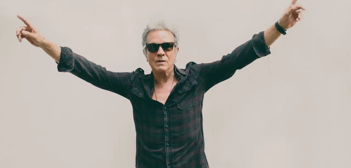 'Camaleão da música': Arnaldo Brandão ganha documentário em comemoração aos 50 anos de carreira | CBN Noite Total
