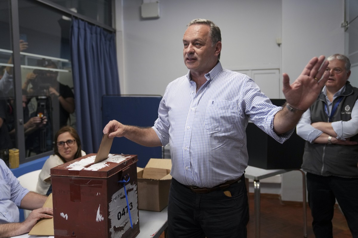 Uruguai fecha urnas e inicia contagem de votos do segundo turno | Mundo