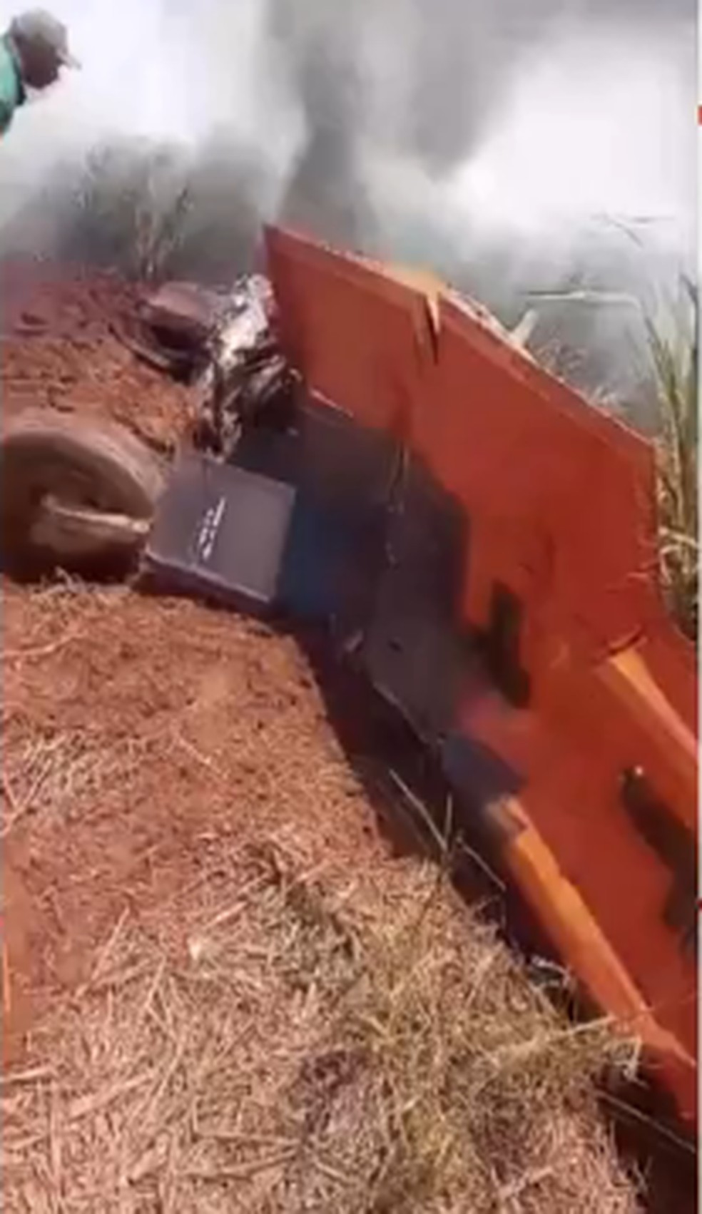 Colisão de aeronaves da FAB tem pouso de emergência e piloto ejetado em SP | Brasil