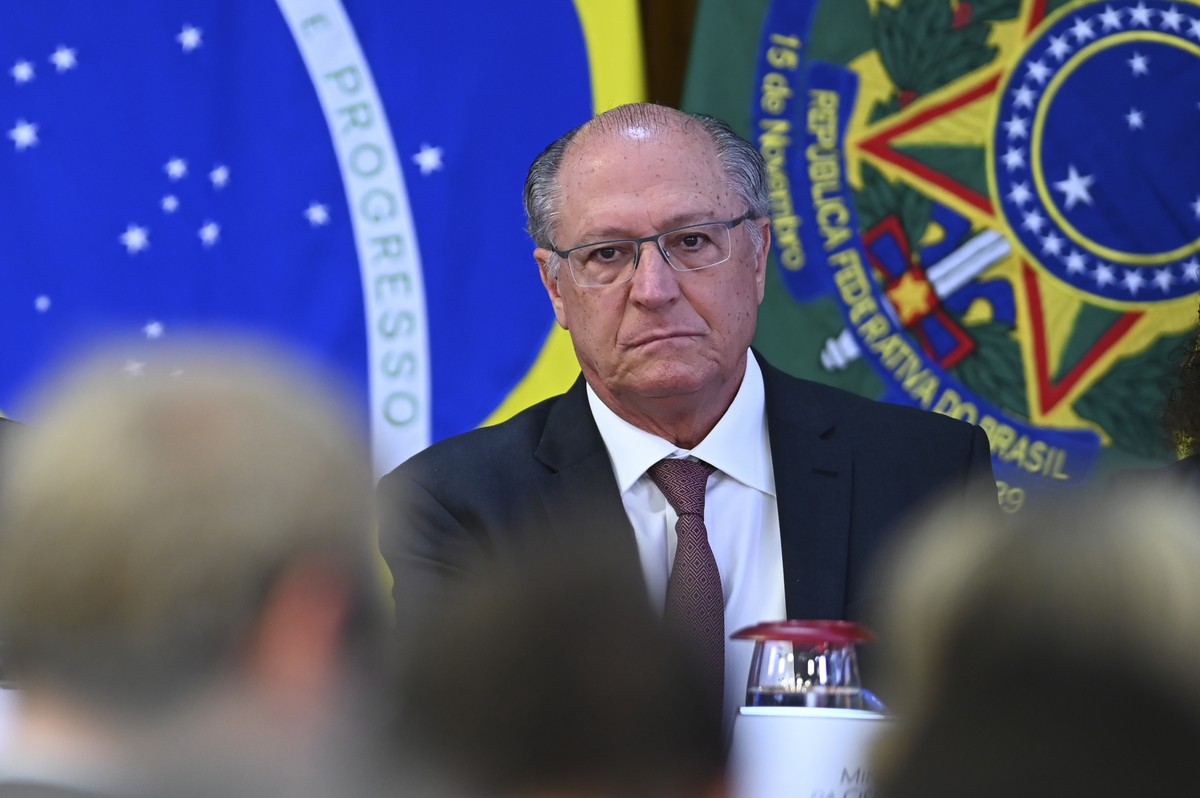 Alckmin diz que governo vai cumprir 'rigorosamente' o arcabouço fiscal | Política