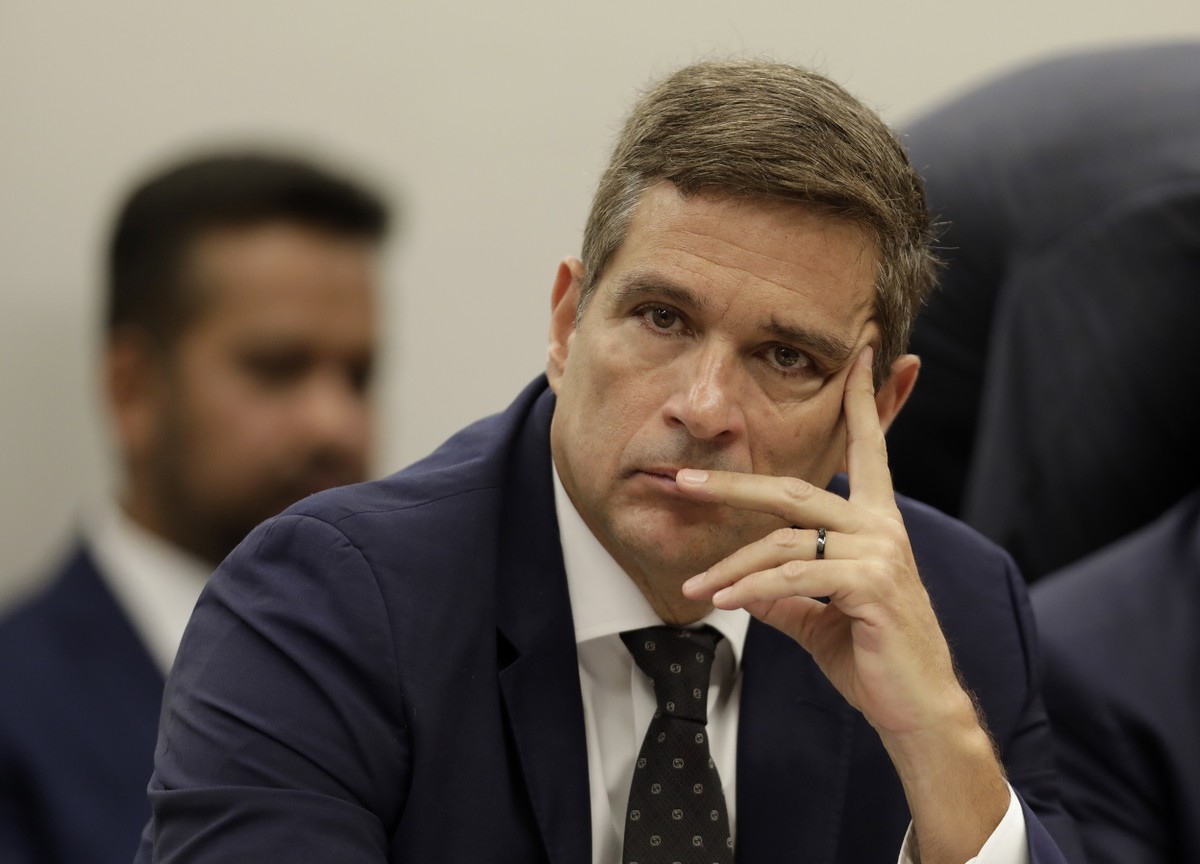 Campos Neto diz que fim da escala 6x1 anularia mudanças da Reforma Trabalhista | Política