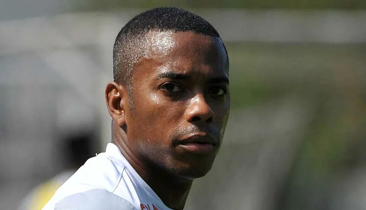 STF forma maioria para manter prisão de ex-jogador Robinho | Brasil