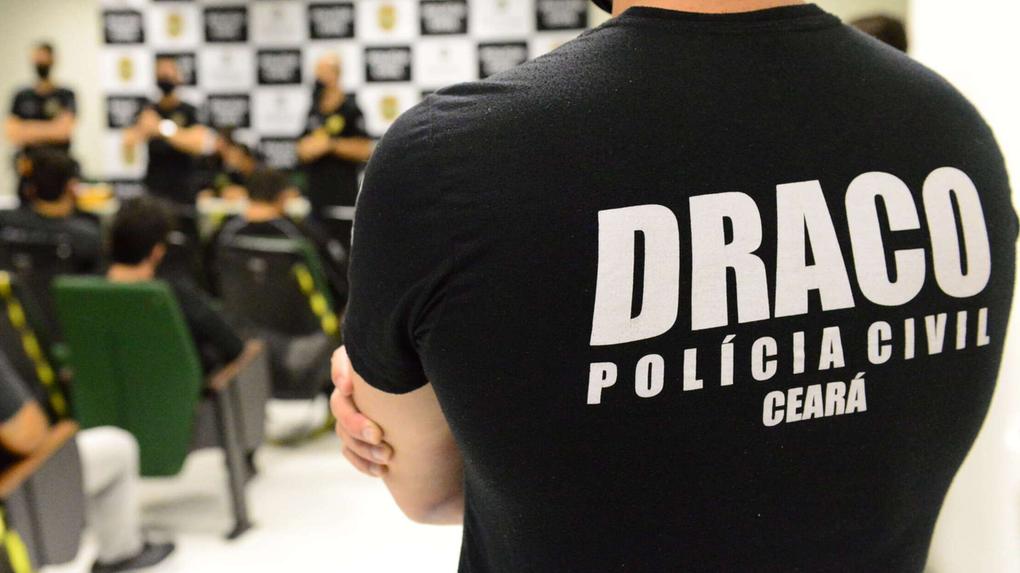 Suspeito de tráfico internacional de drogas e de chefiar facção é preso em shopping de Fortaleza - Segurança