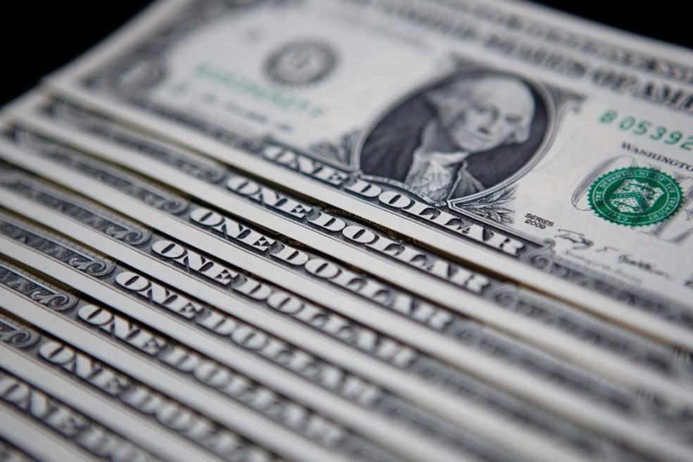 Fluxo cambial fica negativo em US$ 1,052 bilhão em novembro, diz BC | Finanças