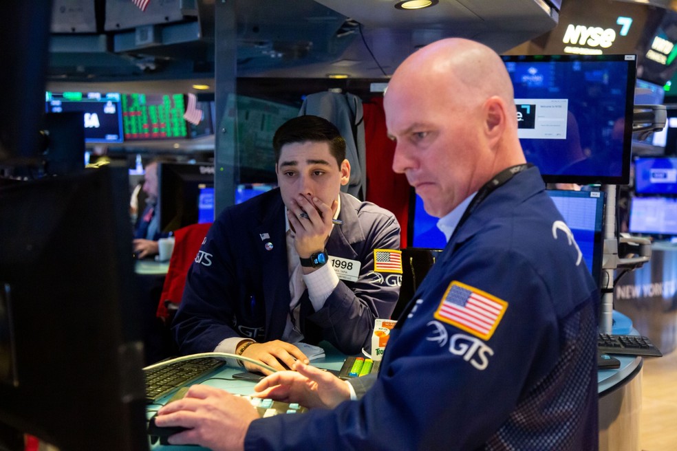 Após decisão do Fed, bolsas de NY recuam e Dow Jones tem maior sequência de quedas em mais de 50 anos | Finanças