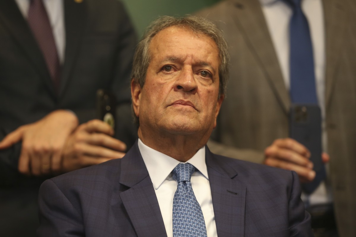 Valdemar Costa Neto presta depoimento à PF sobre relatório que questionava segurança das urnas em 2022 | Política