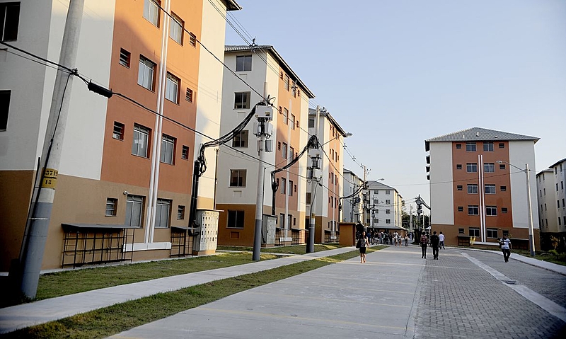 Áreas ociosas das Forças Armadas podem ir para habitação