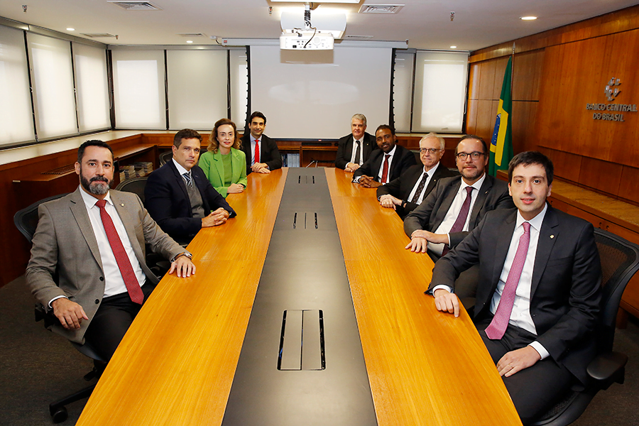 Ata do Copom prevê Selic em 14,25% em março