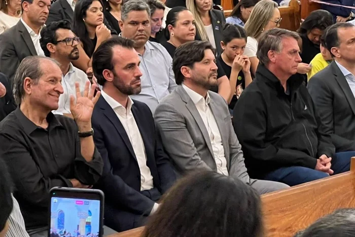 Bolsonaro volta a encontrar Valdemar após autorização do STF para ir a missa