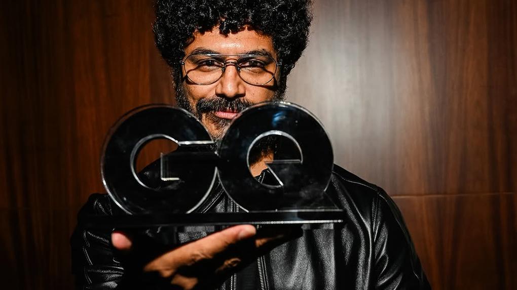 Criolo vence prêmio de 'Homem do ano 2024' da GQ Brasil - Zoeira