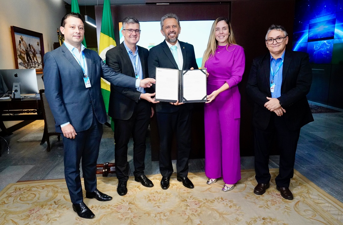 Governo do Ceará é Caixa Econômica Federal assinam repasse para construção de mais três Casas da Mulher Brasileira