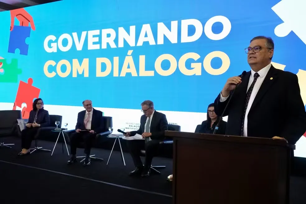 Dino rebate críticas sobre 'ativismo' no Supremo