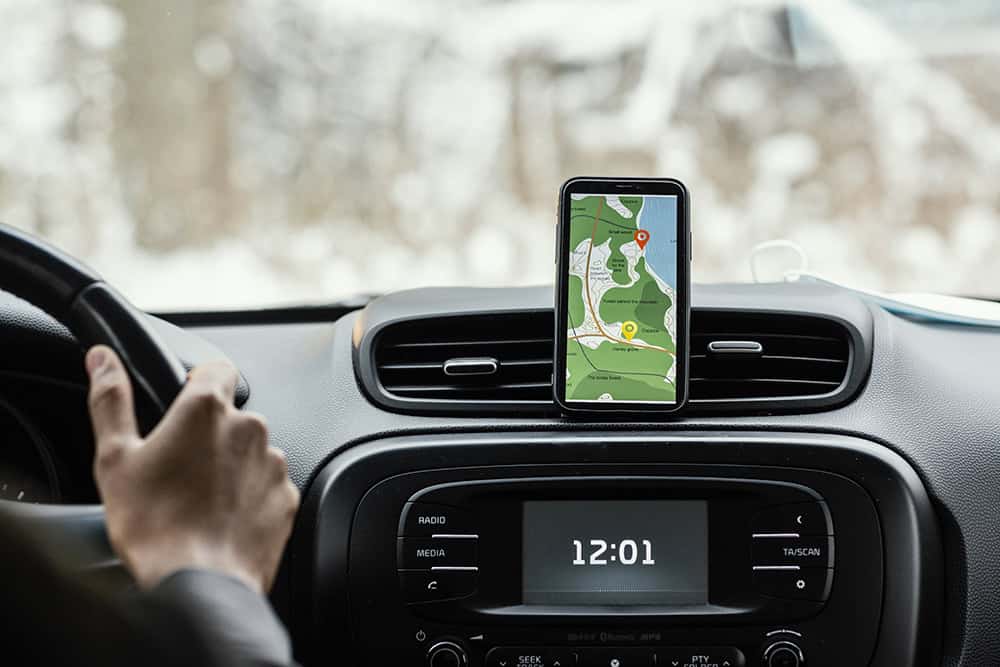 Existe alguma exceção que permite utilizar celular ao volante?
