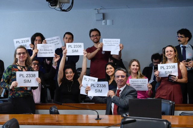 Fake news, 8/1 e big techs e o marco da inteligência artificial