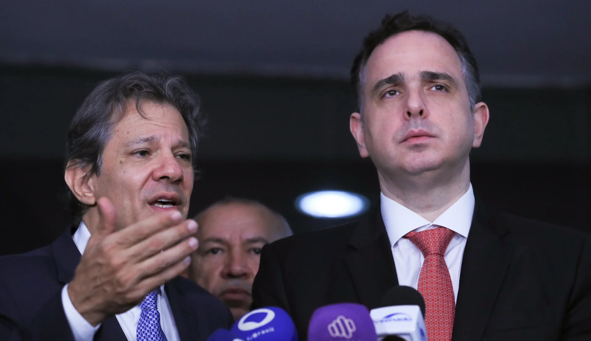 Governo envia PEC de corte de gastos ao Congresso