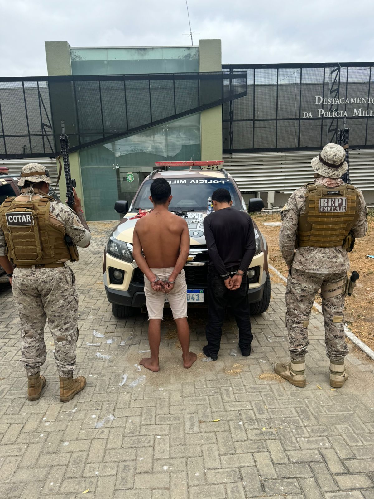 Cotar prende duas pessoas, apreende arma e munições em Varjota – Blog Tony Sales